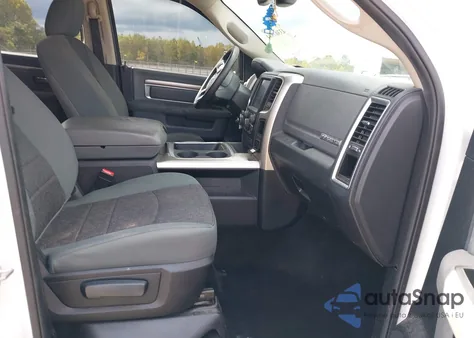 2016 Ram 1500 Big Horn z USA, uszkodzony, nr VIN 1C6RR7LT2GS287911